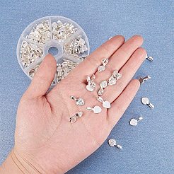 Pandahall Elite 150 Stück Silber Herz Kleber auf Kautionen für Ohrring Kautionen Anhänger Charms Connector Scrabble oder Glas Cabochon Fliesen Schmuckherstellung TIBE-PH0004-51S