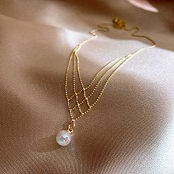 Colliers à chaîne tissée en laiton avec pendentif en perle ronde blanche en plastique pour femmes&nbsp;FS-WGB6B91-01
