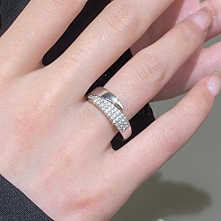 Bagues de manchette en laiton avec micro pavé de zircone cubique transparente pour femmes&nbsp;FS-WGC3917-01