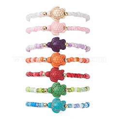 Bracelet extensible composé de 7 perle de turquoise synthétique teintée et de perles d'hématite synthétique non magnétiques électroplaquées.&nbsp;BJEW-JB13428