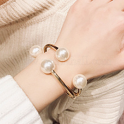 Legierungs-Drahtwicklung mit Manschettenarmband aus Kunststoffperlen&nbsp;LS-BJEW-K223-08KCG