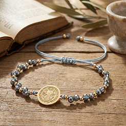 Verstellbare Armbänder aus geflochtenen Glas- und Messingperlen&nbsp;VF6330