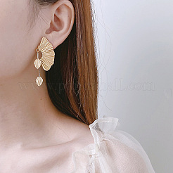 Pendientes colgantes de aleación con forma de abanico y hoja&nbsp;FS-WGF637E-01