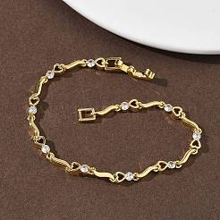 Messing-Armbänder mit Mikropavé und klaren Zirkonia-Herzen und gedrehten Gliederketten für Damen&nbsp;BJEW-G764-06G