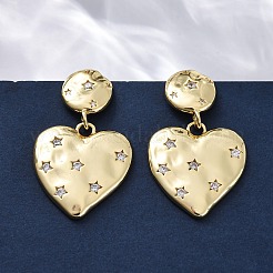 Orecchini pendenti a forma di cuore in ottone micro pavé di zirconi cubici trasparenti&nbsp;EJEW-R025-24G