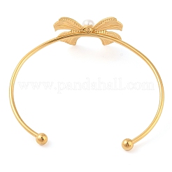 Bracelets joncs ouverts en acier inoxydable 304 avec nœud papillon et perles de coquillage pour femmes&nbsp;BJEW-Z070-03G