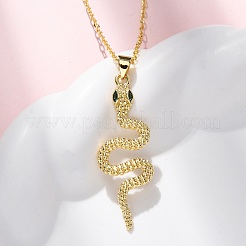 Collane con ciondolo a forma di serpente in ottone micro pavé di zirconi cubici verdi&nbsp;LS-NJEW-S438-02E-G