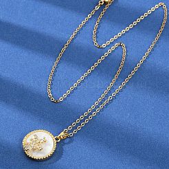Collares colgantes de circonita cúbica micro pavé de latón redondos y planos con abeja para mujer&nbsp;NJEW-C076-12G