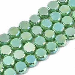 Chapelets de perles en verre opaque de couleur unie, de couleur plaquée ab , plat rond à facettes, vert clair, 8x4mm, Trou: 1.5mm, Environ 99~101 pcs/chapelet, 27.76 pouce ~ 28.94 pouces, (70.5 cm ~ 73.5 cm)