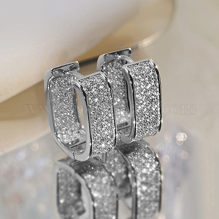 Овальные серьги-кольца из латуни с микропаве и цирконием WG8C9EE-01-1