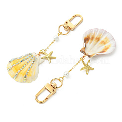 Adornos colgantes de concha de vieira natural y rhinestone de latón.&nbsp;HJEW-TA00459