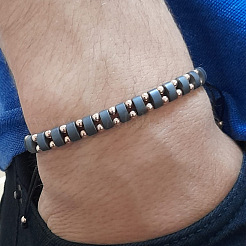 Synthetische nicht magnetische Hämatitperlen geflochtene Perlenarmbänder für Männer und Frauen&nbsp;OW8240