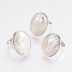 調整可能な天然な白いシェルフィンガー指輪  プラチナトーンの真鍮パーツ  オーバル  ホワイト  サイズ8  18mm