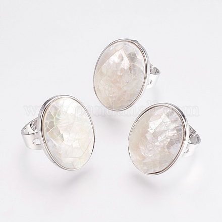 調整可能な天然な白いシェルフィンガー指輪  プラチナトーンの真鍮パーツ  オーバル  ホワイト  サイズ8  18mm RJEW-F083-B04-1