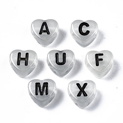 Perles acryliques fumées blanches lumineuses, trou horizontal, coeur avec lettre mixte, lettres mixtes aléatoires, 7x7x4mm, Trou: 1.6mm, environ 3200 pcs/500 g