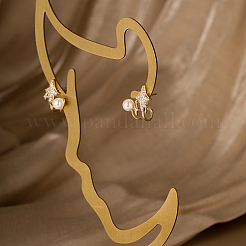 Orecchini a bottone a stella in ottone con perla di conchiglia&nbsp;SG5479
