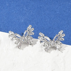 Pendientes tipo mariposa de latón con micro pavé de circonita cúbica&nbsp;EJEW-M082-17P-01