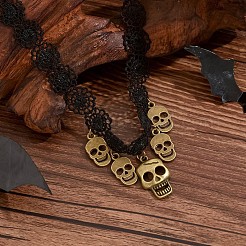 Halloween-Gothic-Halskette mit Totenkopfquaste aus schwarzer Polyester-Blumenspitze und Quaste aus Legierung für Damen&nbsp;FS-WGBADFE-01