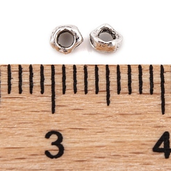 Antike tibetische Perlen aus Silberlegierung&nbsp;FIND-S230-17AS-03