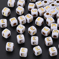 Perles acryliques blanches opaques, métal enlacée, cube avec des lettres, letter.e, 4.5mm, Trou: 2mm, environ 500 pcs/50 g