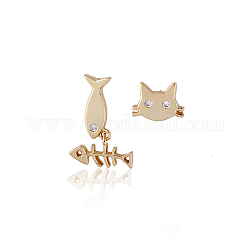 Echte 18 Karat vergoldete Messing Zirkonia Kätzchen baumeln Ohrstecker, Katze und Fisch, asymmetrische Ohrringe, 15x11 mm