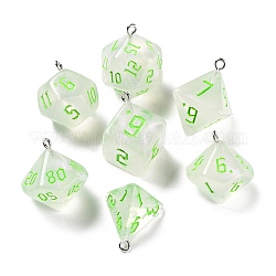 Set di ciondoli dadi poliedrici in resina trasparente da 7 pz 7 stili, ciondoli a dadi multifaccia con anelli in ferro placcato platino, forme misto, prato verde, 20~28x19~24x17~24mm, Foro: 2 mm, 1pc / style