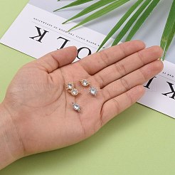 Liens de fleur en laiton avec zircone cubique de micro pave&nbsp;X-ZIRC-L054-09-NR