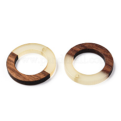 Madera de nogal y colgantes luminosos de resina que brillan en la oscuridad.&nbsp;RESI-N039-78