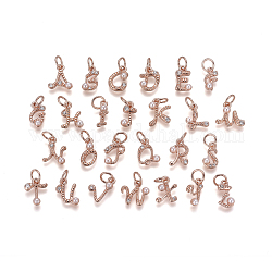 Charms in ottone, con zirconi e perla shell tallone, lettera, oro roso, chiaro, 9.5~11x3.5~10.8x3~3.5mm, Foro: 3.5 mm