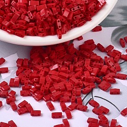 Cuentas de media tila miyuki, Abalorios de la semilla japonés, 2 agujero, (htl408) rojo opaco, 5x2.3x1.9mm, agujero: 0.8 mm, aproximamente 250 unidades / 10 g