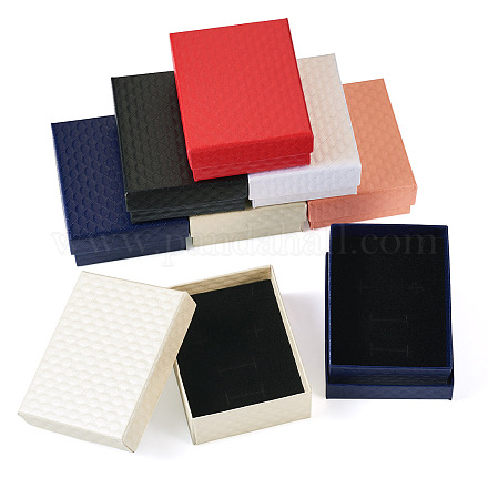 Geschenkboxen aus Karton mit Rautenstruktur CON-TAC0010-03A-05-1