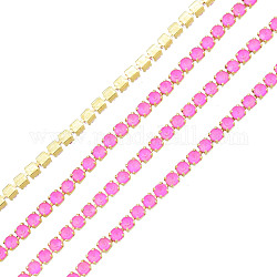 Cadenas de strass Diamante de imitación de bronce, cadena de la taza del rhinestone, imitar el estilo fluorescente, crudo (sin chapar), rosa, 1.5x1.5mm, aproximadamente 18.70 pie (5.7 m) / hilo