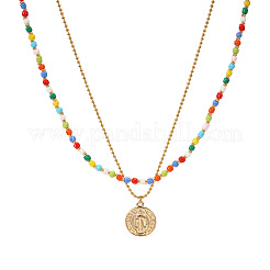 Boho-Halskette aus farbenfrohen Glasperlen in Doppelreihen mit Anhänger aus Edelstahl in Form einer Heiligen-Benedikt-Medaille.&nbsp;OL9548-1