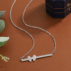 Collana da donna con ciondolo a fiocco in ottone con micro pavé di zirconi cubici trasparenti e catena in acciaio inossidabile 304.&nbsp;WG67A1C-01