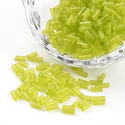 Perle trasparenti di bugle di vetro con foro tondo di colori trasparenti, giallo verde, 3~5x1.8~2mm, Foro: 0.8 mm, circa 12000pcs/450g