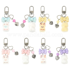 Adornos colgantes con forma de gato de resina opaca flocada y acrílico opaco con lazo y corazón de aleación.&nbsp;HJEW-YW00343-01