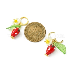 Fragola a lume con orecchino a leva pendente con fiore di perle di plastica&nbsp;EJEW-TA00130