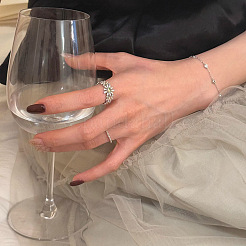 Bracciale rigido aperto in lega con strass a forma di fiore per donna&nbsp;WG6663D-01