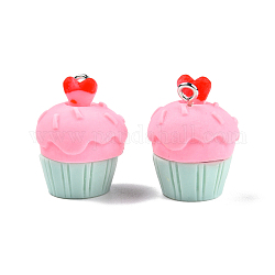 Pendentifs en résine opaque, nourriture imitation, avec boucles en fer plaqué platine, breloque cupcake avec coeur, rose chaud, 22~22.5x17~17.5x17~17.5mm, Trou: 1.8mm