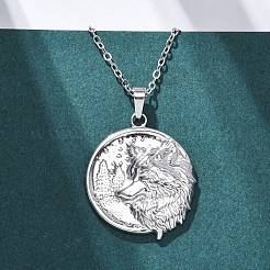 Colliers à pendentif ronds et plats en acier inoxydable 304 avec motif loup&nbsp;NJEW-H059-04P
