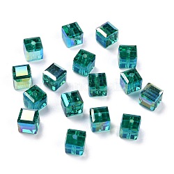 Гальванизируйте прозрачные стеклянные бусины, граненый куб, с покрытием цвета радуги, зелено-синие, 8x8x8 мм, отверстие : 1.8 мм