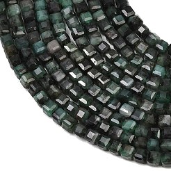 Natürliche Smaragdperlenstränge&nbsp;G-B175-C05-3x3mm