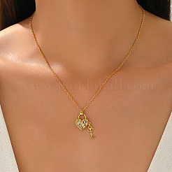 Colliers élégants avec pendentif en forme de cœur en laiton pavé de zircones cubiques transparentes pour femmes&nbsp;TC5347