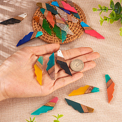 20pcs 10 colores resina transparente y colgantes grandes de madera de nogal&nbsp;RESI-TA0001-73