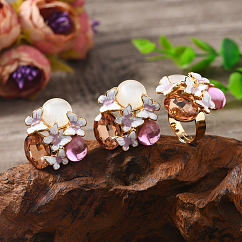 Ensemble élégant de boucles d'oreilles et de bagues en alliage émaillé à fleurs vintage, avec strass, colorées