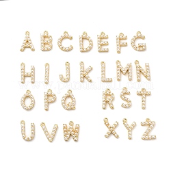 プラスチック模造パールのペンダント  真鍮パーツ  a～zの文字  ゴールドカラー  12~16x2~13x3mm  穴：1.4mm  26個/セット