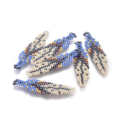 Pendentifs en perles de rocaille japonais miyuki & toho, motif de tissage, feuille, colorées, 45~47x11~11.5x2mm, Trou: 2mm