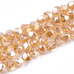 Fili di perle di vertro placcato, sfaccettato, cuore, salmone chiaro, 7x7.5x5.5mm, Foro: 1.5 mm, circa 76pcs/filo, 18.8 pollice