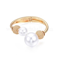 Brazalete abierto con cuentas redondas de perlas de plástico ABS, brazalete grueso de latón con bisagras para mujer, dorado, diámetro interior: 1-7/8x2-3/8 pulgada (4.7x5.9 cm)