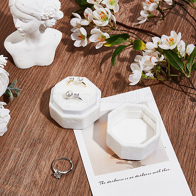 Ringbox aus Kunststoff mit Samtbezug&nbsp;VBOX-WH20001-02A-1